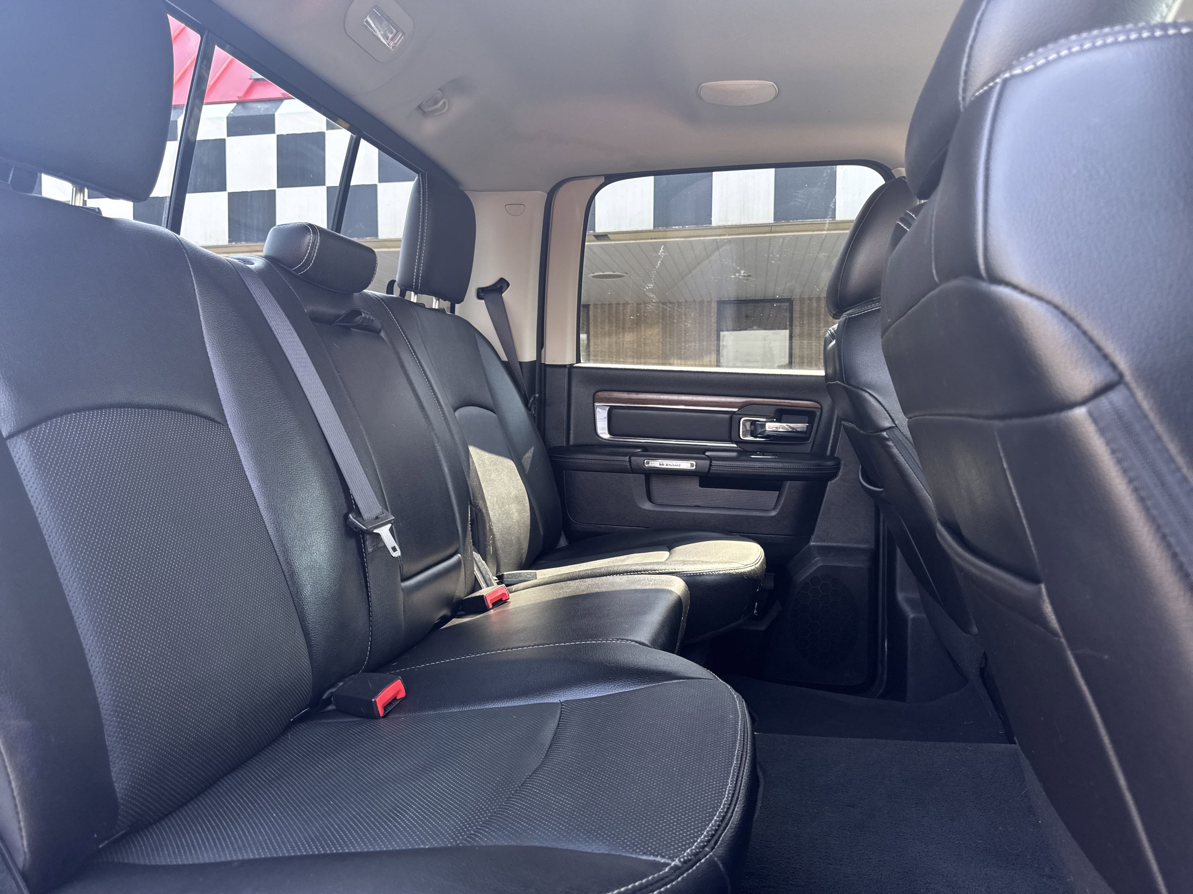 Used 2016 RAM 1500 Laramie w/ Convenience Group image 30