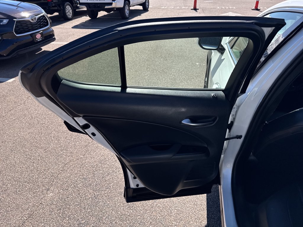 Used 2019 Lexus UX 200 w/ Accessory Package FWD image 38