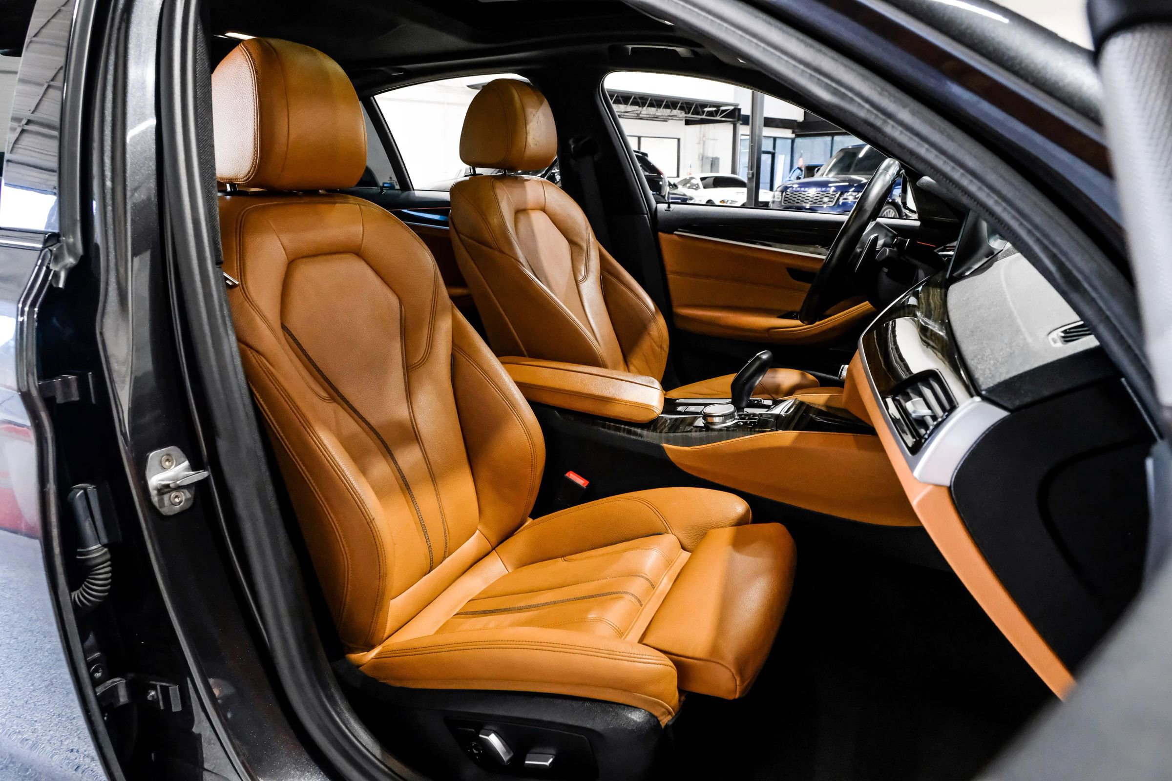 Used 2019 BMW 540i w/ M Sport Package RWD image 46