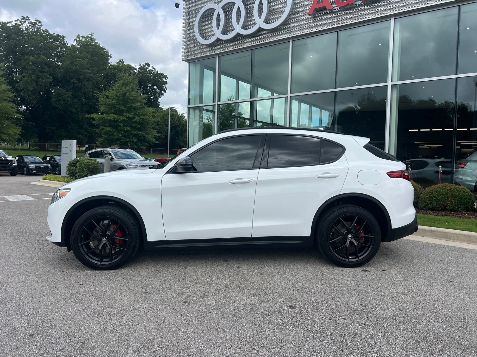 Used 2019 Alfa Romeo Stelvio w/ Nero Edizione RWD image 4
