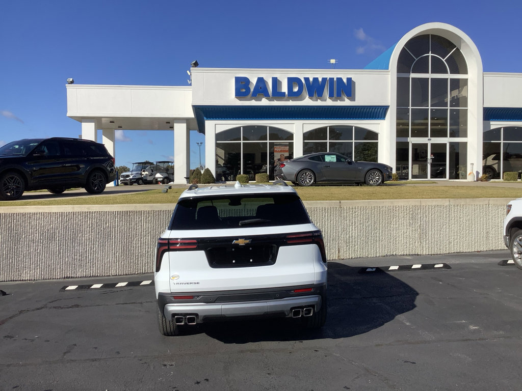 Used 2025 Chevrolet Traverse LT image 6