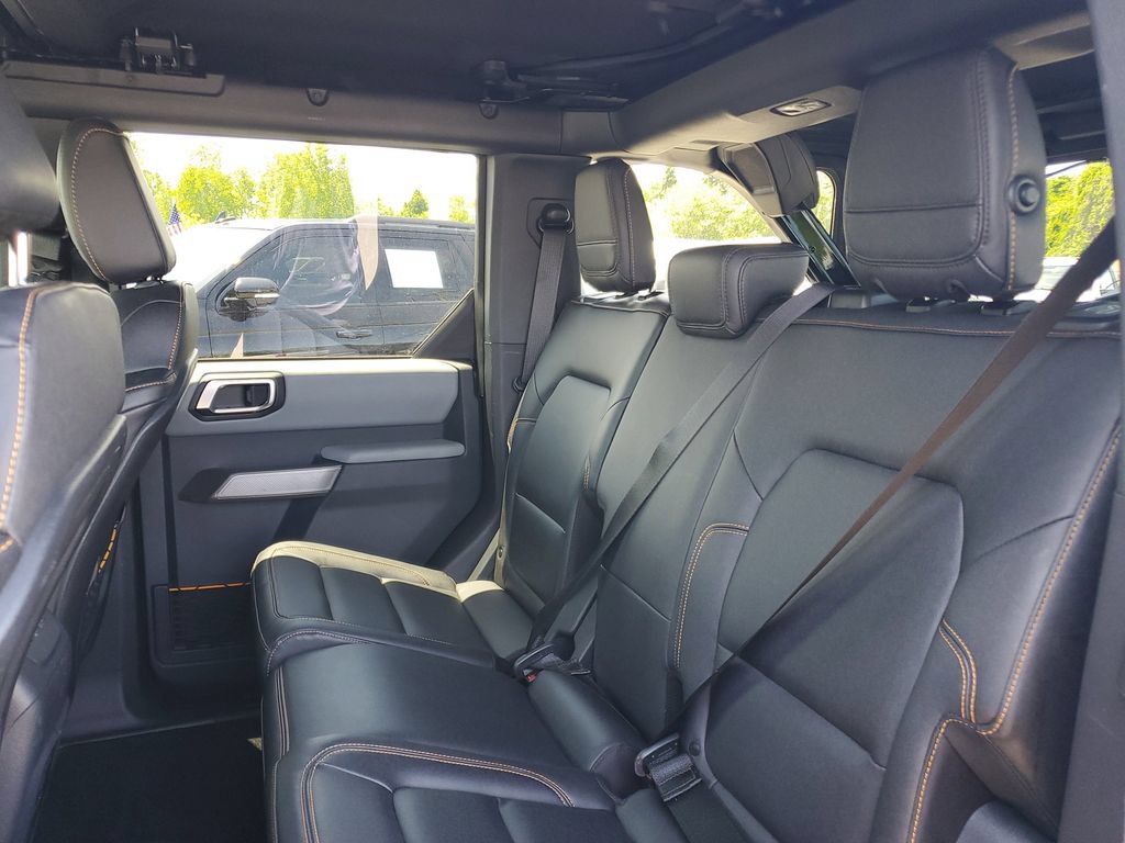 Used 2023 Ford Bronco Badlands w/ Sasquatch Package AWD/4WD image 28