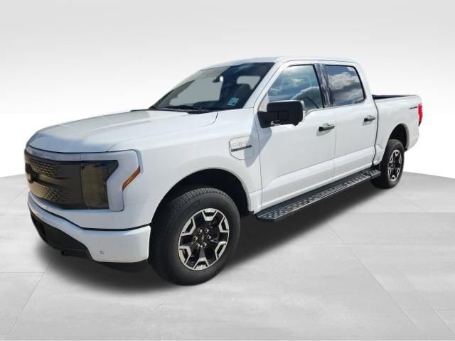 Used 2023 Ford F150 Lightning XLT image 15