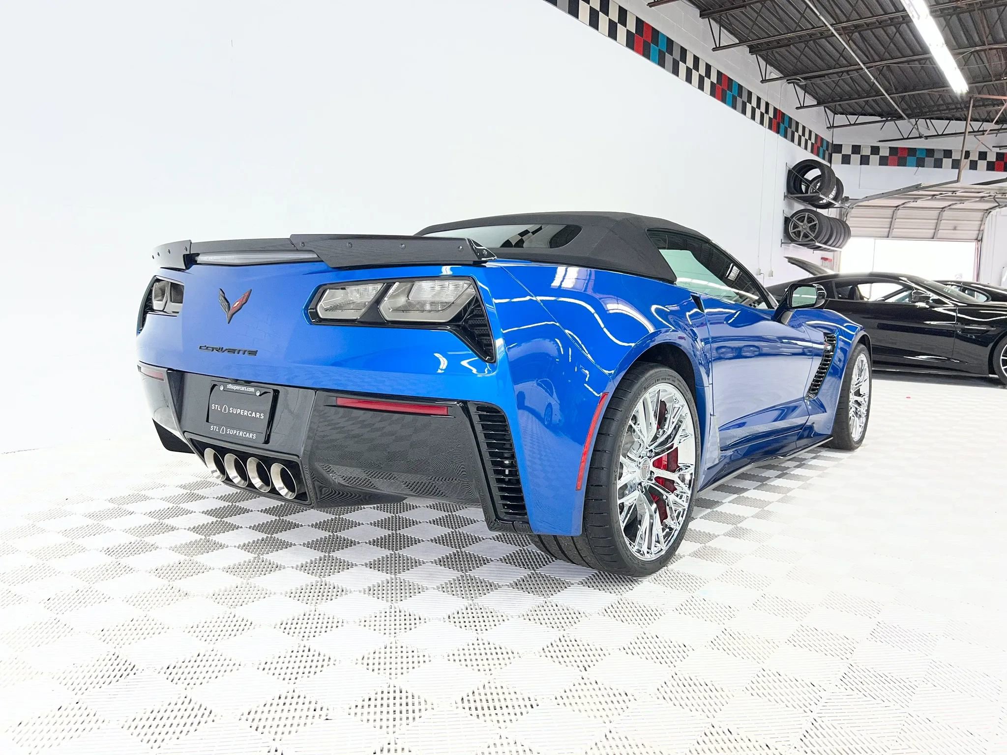 Used 2015 Chevrolet Corvette Z06 w/ 3LZ Preferred Equipment Group RWD image 8