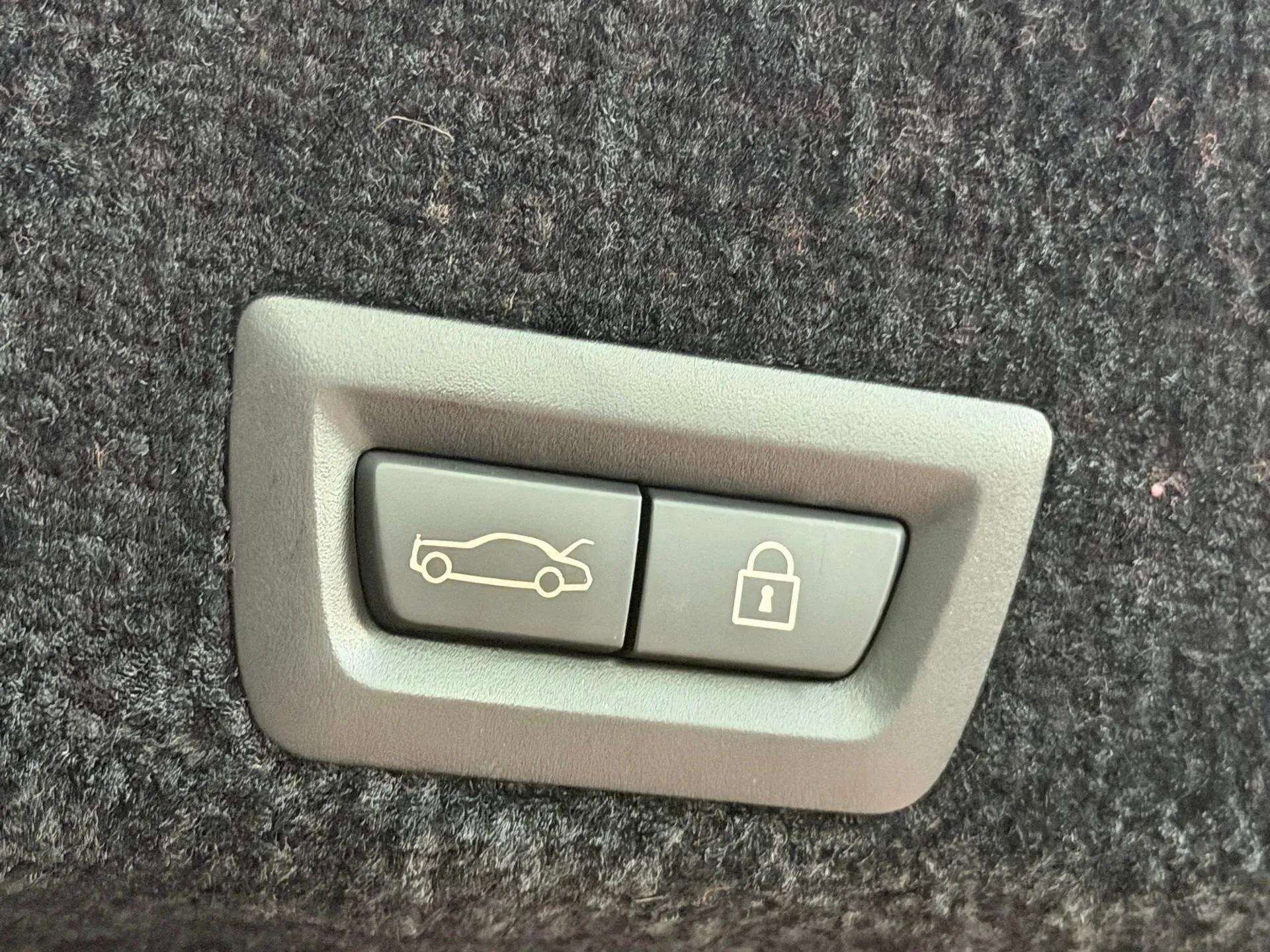 Used 2012 Rolls-Royce Ghost image 48