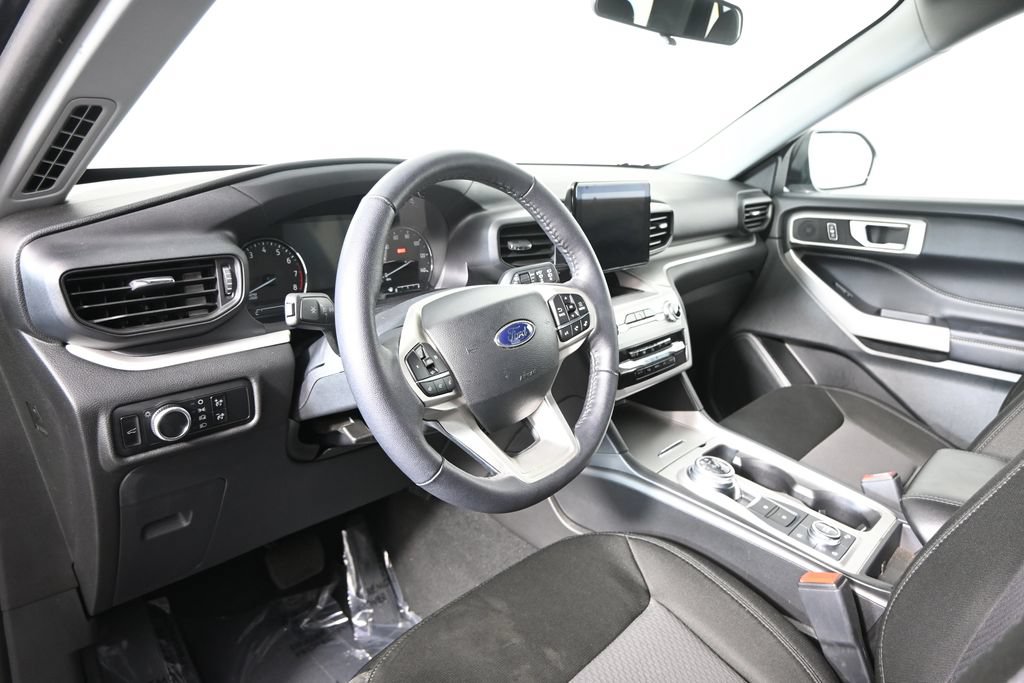 Used 2024 Ford Explorer XLT AWD/4WD image 23