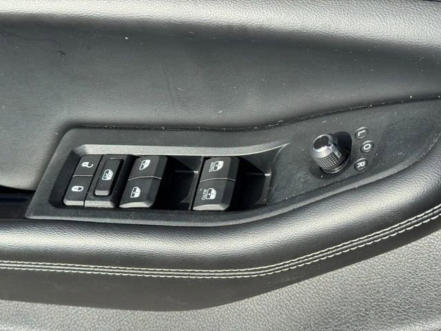 Used 2024 Jeep Grand Cherokee Limited image 31