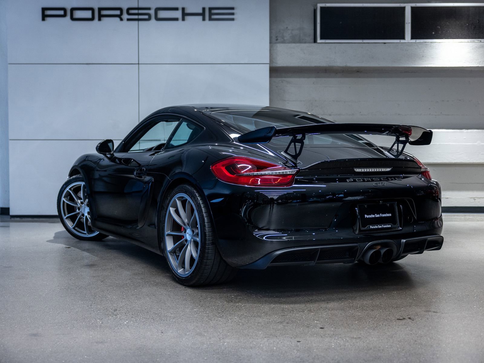 Certified 2016 Porsche Cayman GT4 RWD image 3