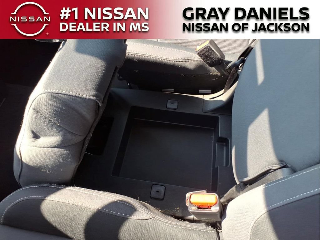 Used 2024 Nissan Titan SV AWD/4WD image 26
