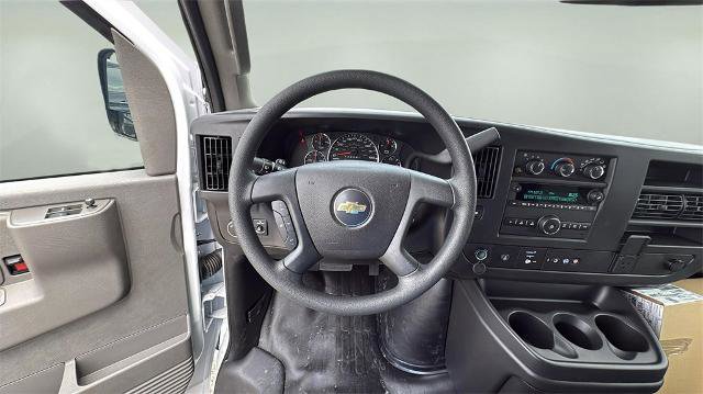 New 2025 Chevrolet Express 2500 Work Van 3D Extended Cargo Van w/ Driver Convenience Package image 11