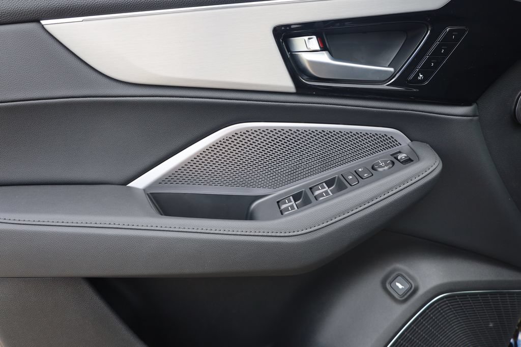 New 2026 Acura MDX SH-AWD image 10