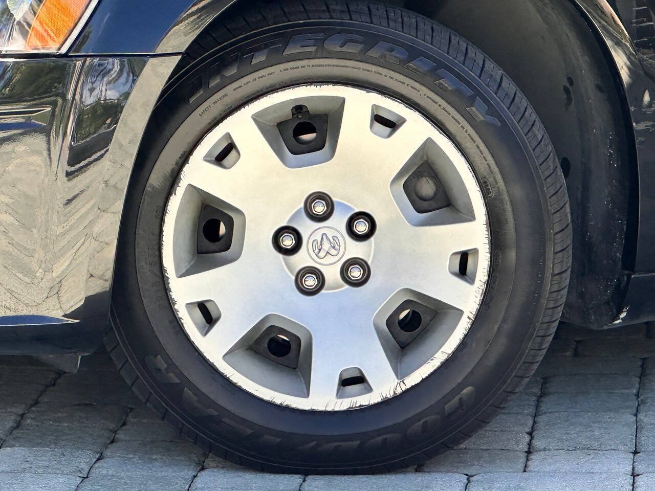Used 2007 Dodge Magnum SE RWD image 3