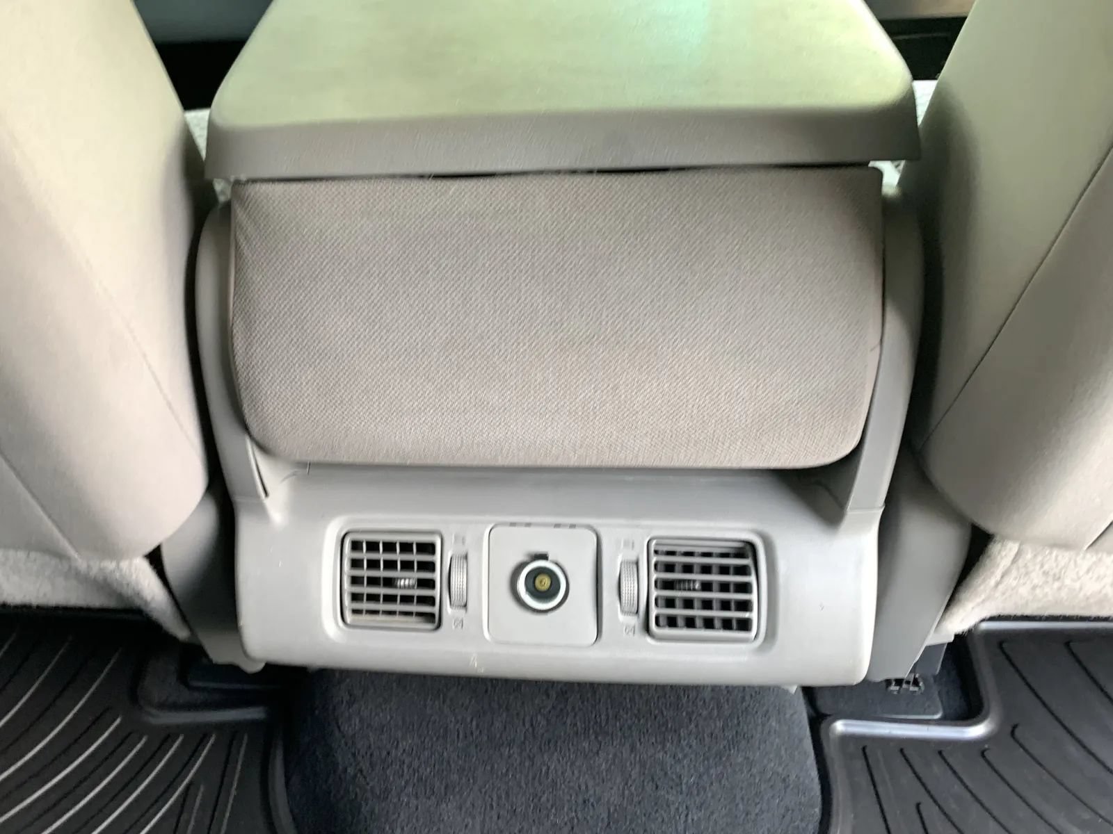Used 2013 Toyota Tundra 2WD CrewMax w/ Tow Pkg image 33