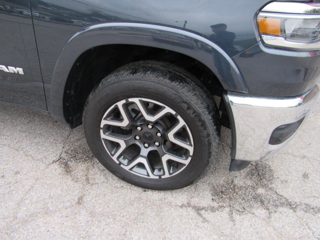 Used 2025 RAM 1500 Laramie AWD/4WD image 43