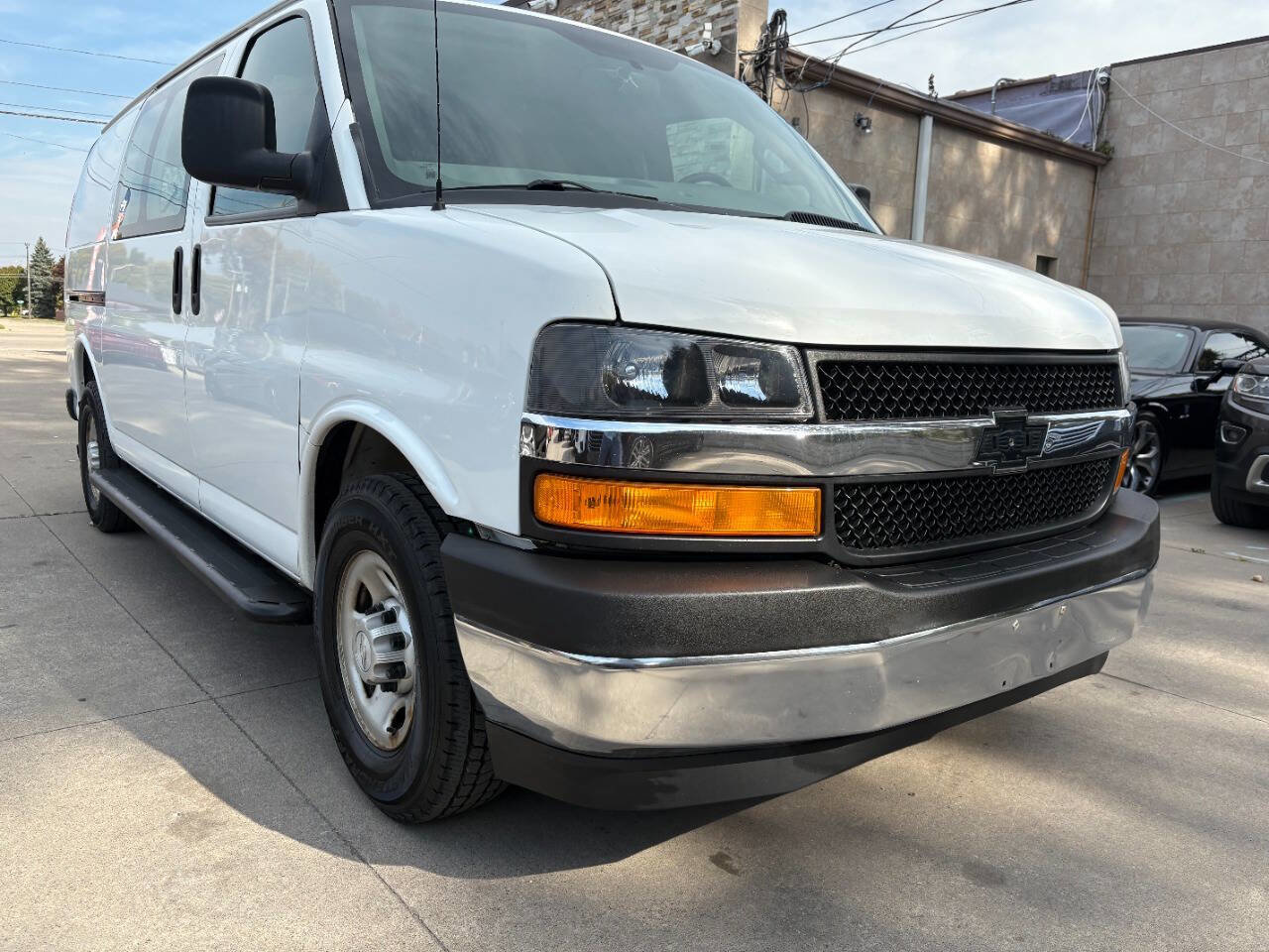Used 2018 Chevrolet Express 2500 w/ Driver Convenience Package image 1