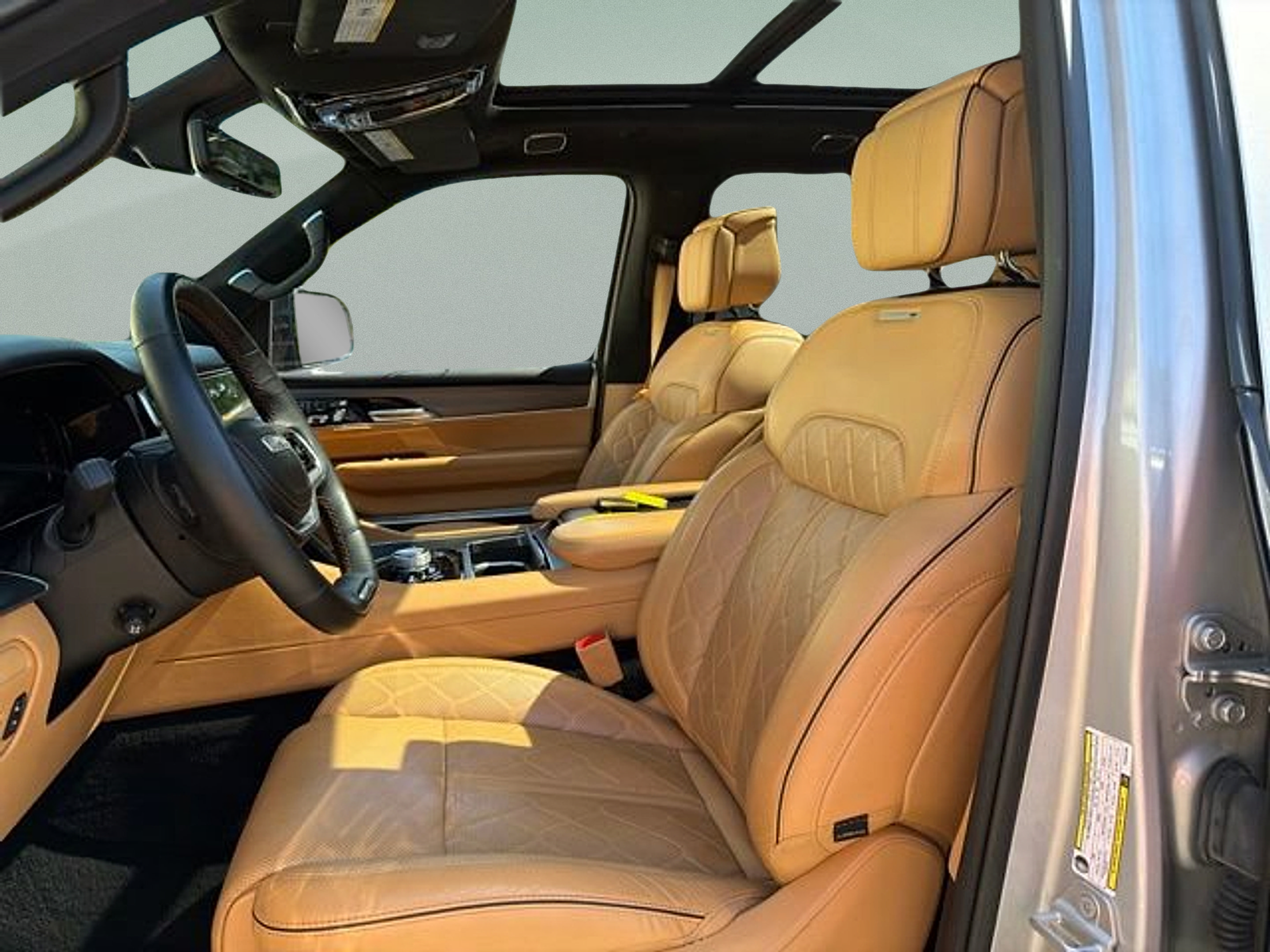 Used 2023 Jeep Grand Wagoneer Series III w/ Quick Order Packagew 28T AWD/4WD image 15