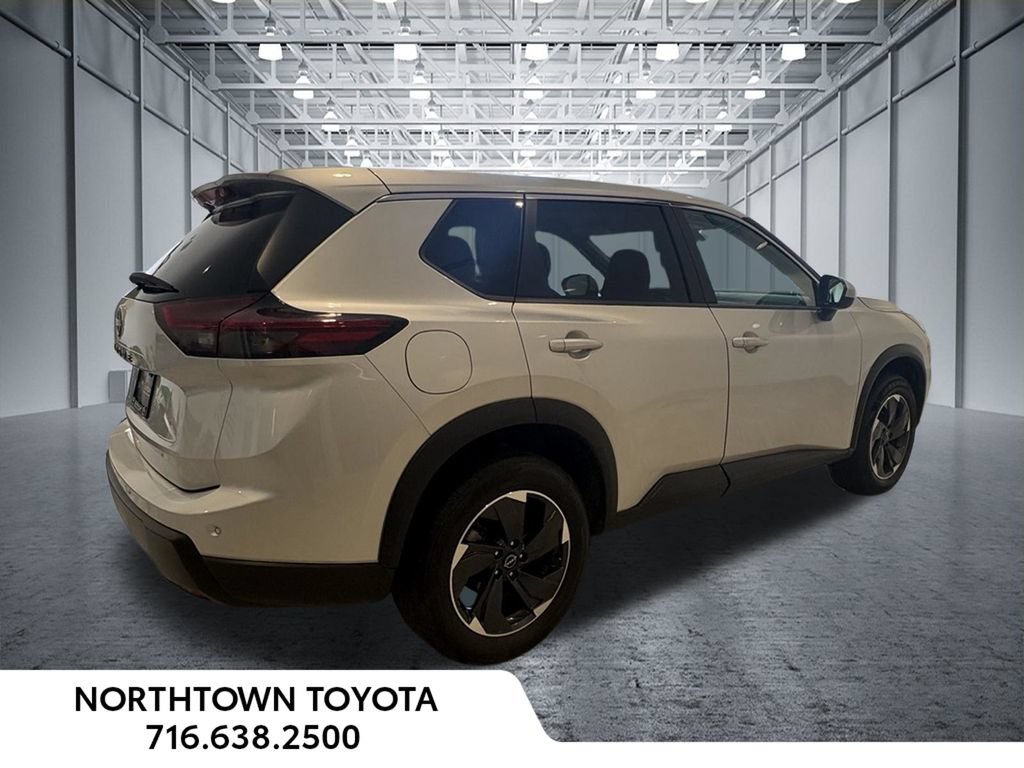 Used 2025 Nissan Rogue SV FWD image 38