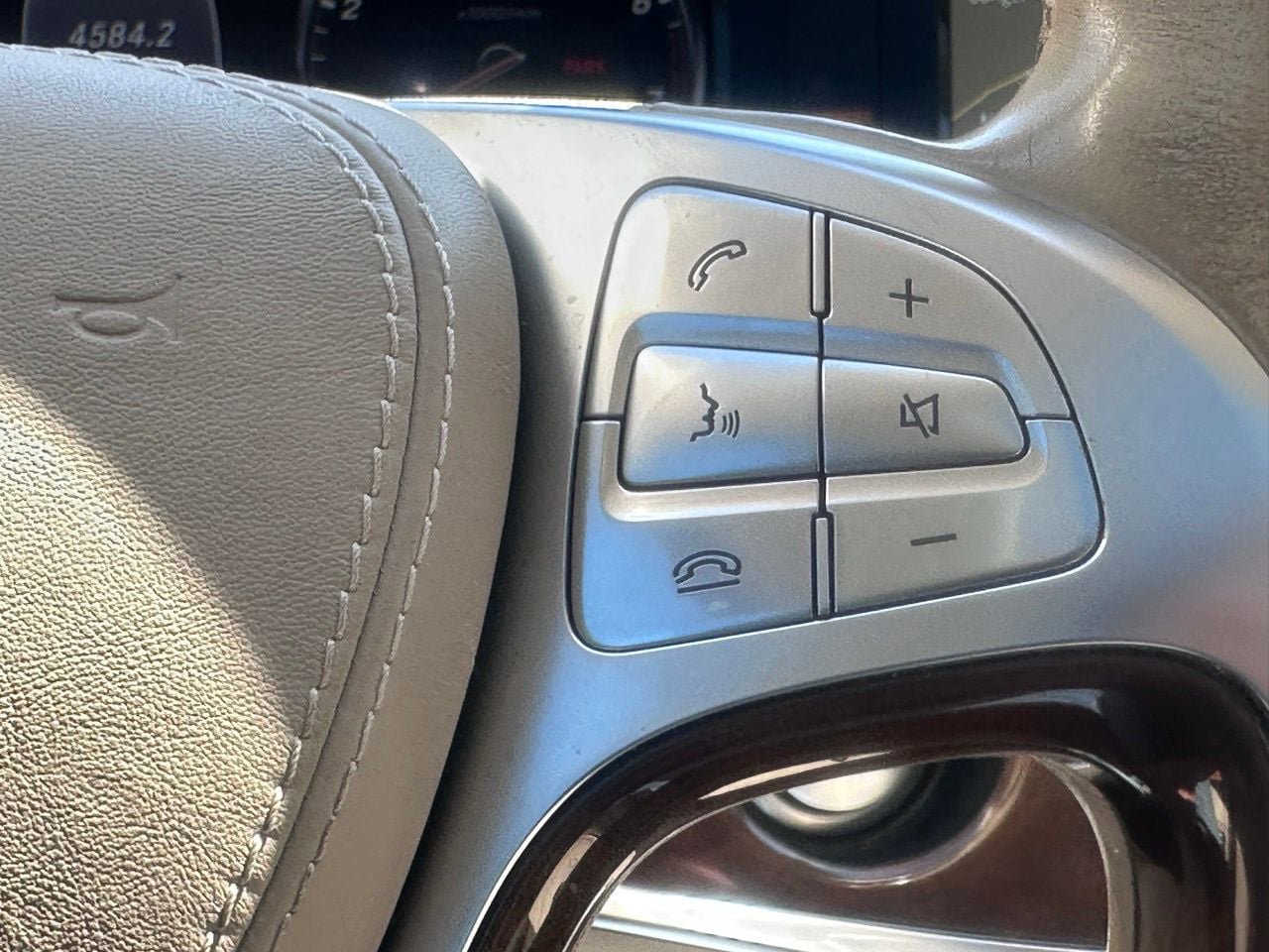 Used 2015 Mercedes-Benz S 550 Sedan image 28