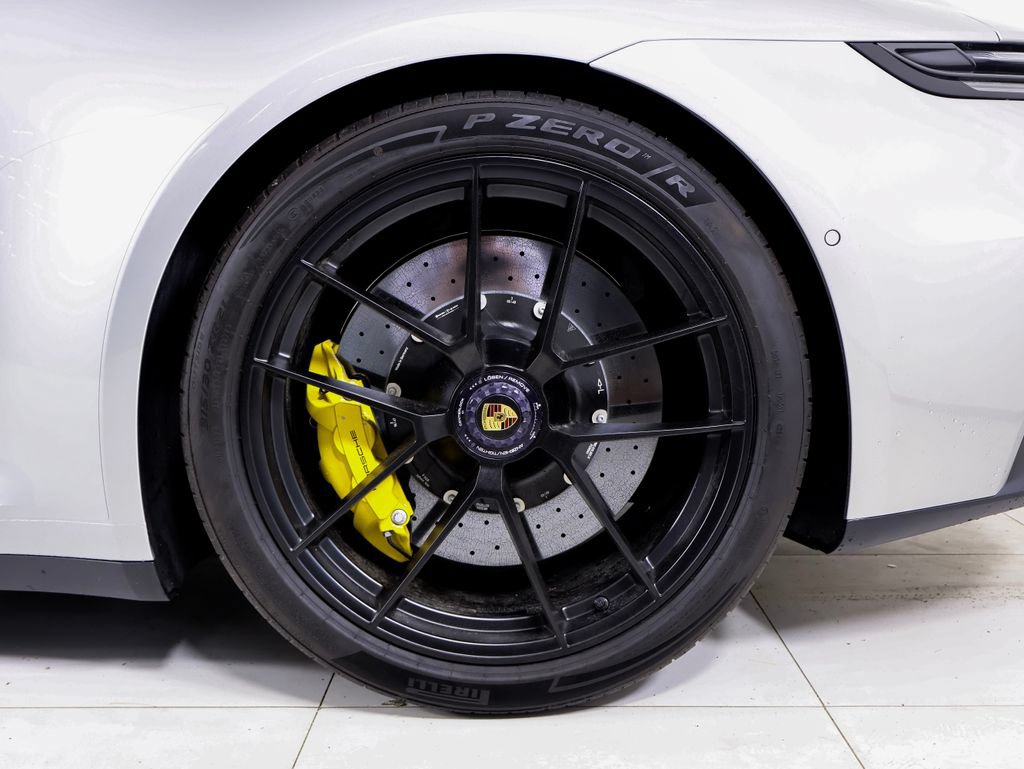 Used 2025 Porsche 911 Carrera GTS RWD image 26