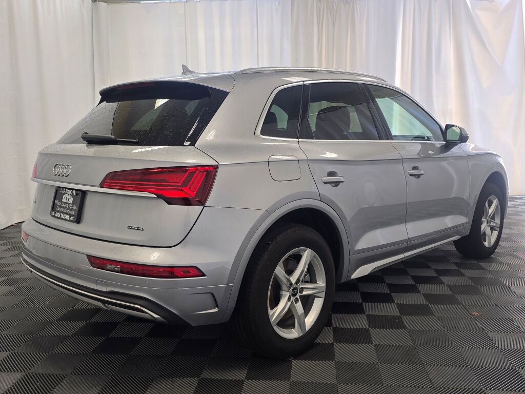 Used 2023 Audi Q5 2.0T Premium w/ Convenience Package image 6