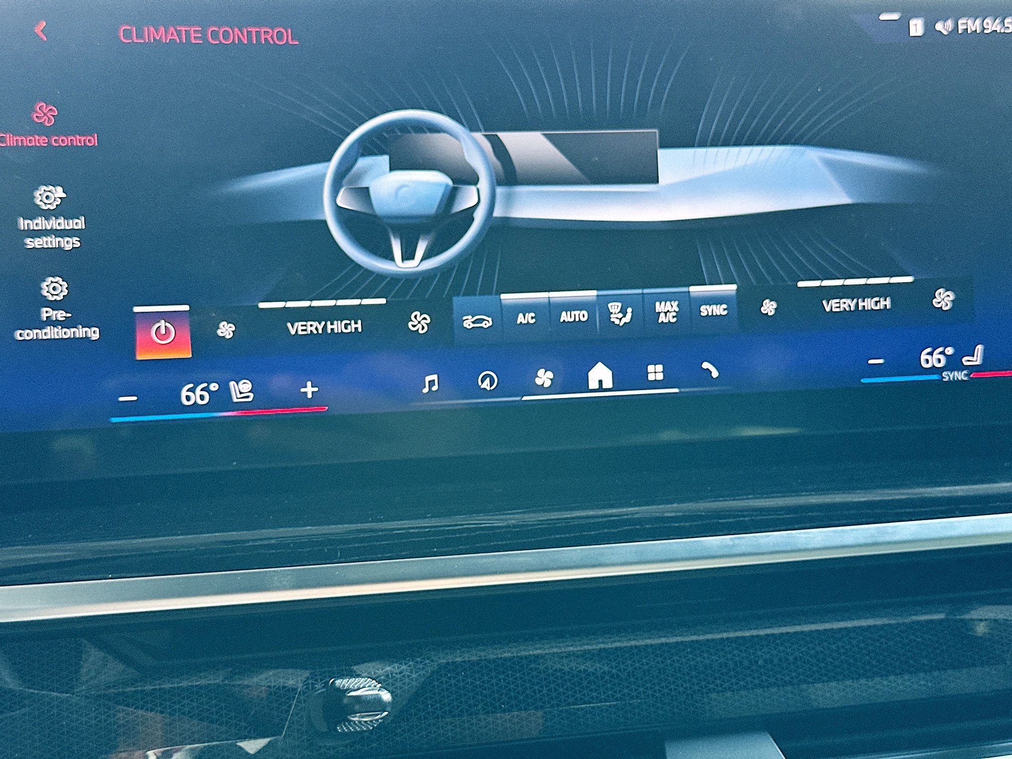 Used 2024 BMW X6 xDrive40i w/ Premium Package image 16