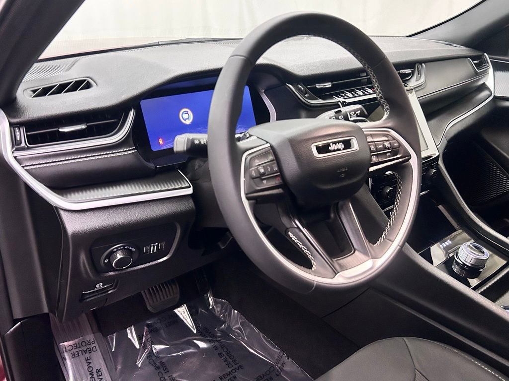 Used 2024 Jeep Grand Cherokee Laredo X w/ Trailer Tow Package image 9