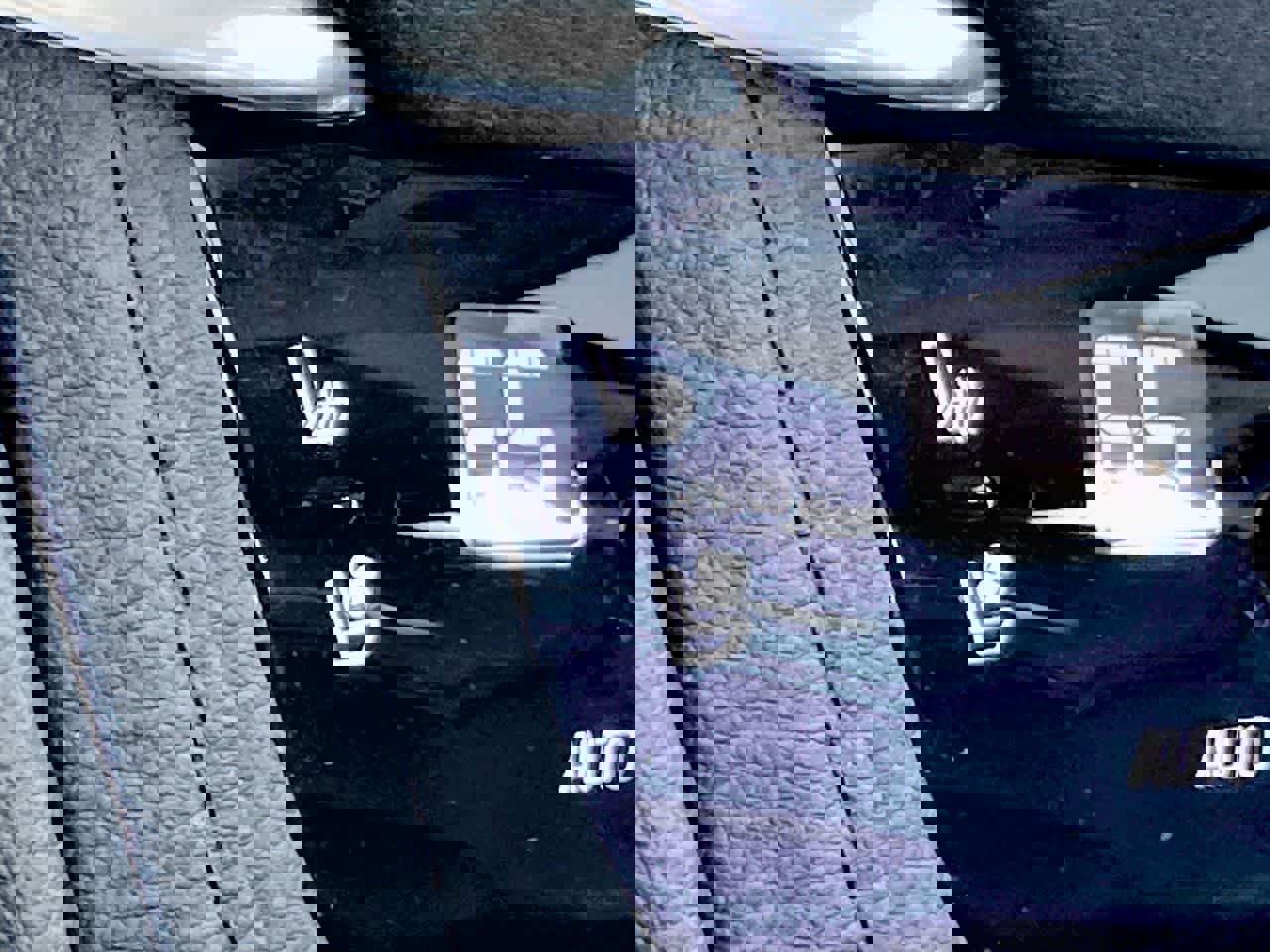 Used 2019 Cadillac XT5 Premium Luxury w/ LPO, Black Ice Package image 24