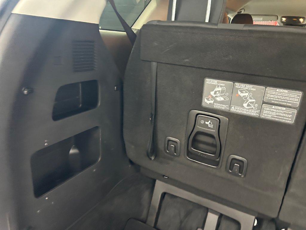 Used 2022 Kia Carnival LX FWD image 29