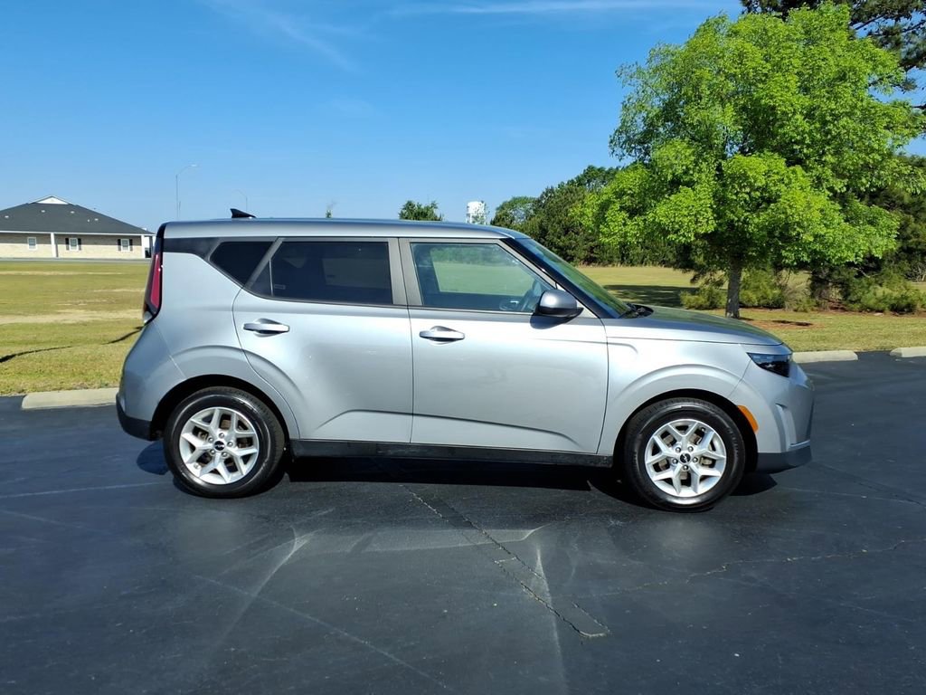 Used 2024 Kia Soul LX w/ Option Group 015 image 2