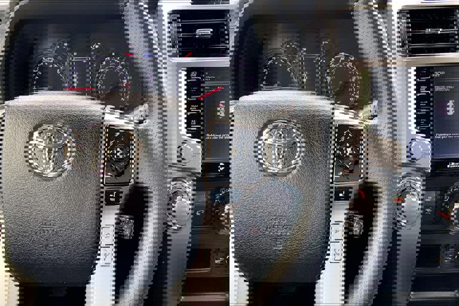 Used 2024 Toyota 4Runner SR5 AWD/4WD image 24