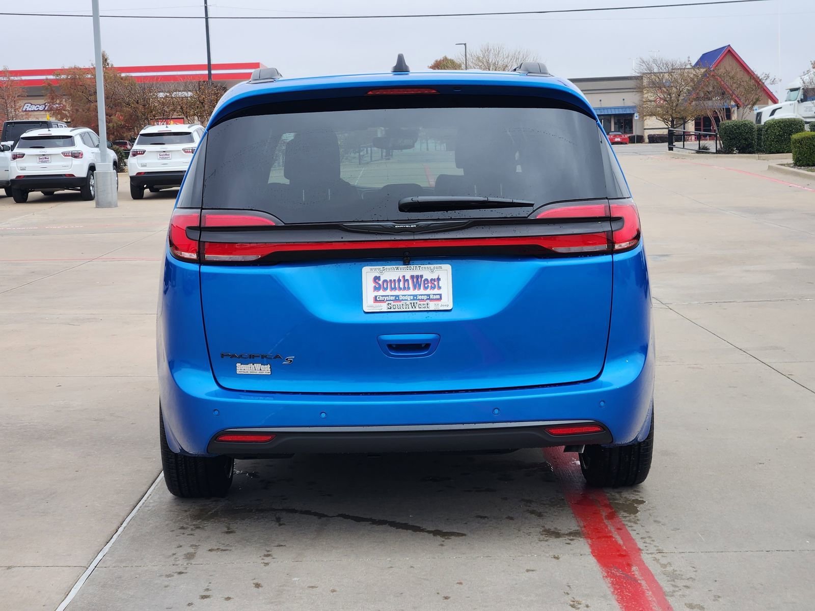 New 2026 Chrysler Pacifica Select w/ S Appearance Package FWD image 8