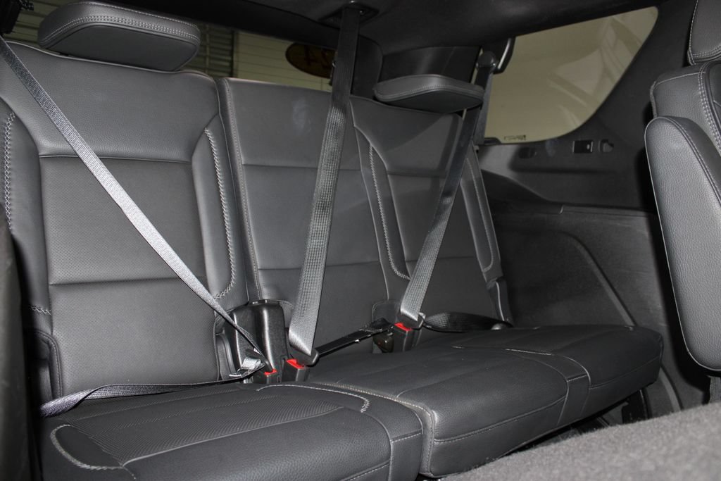 Used 2024 GMC Yukon Denali RWD image 34