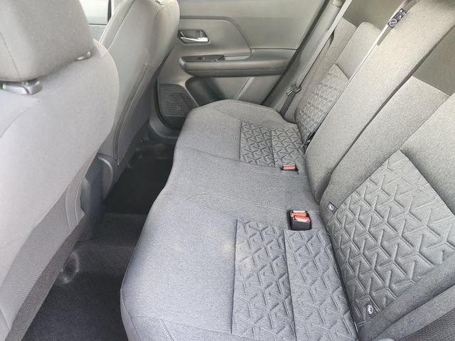 Used 2025 Nissan Kicks SV FWD image 25