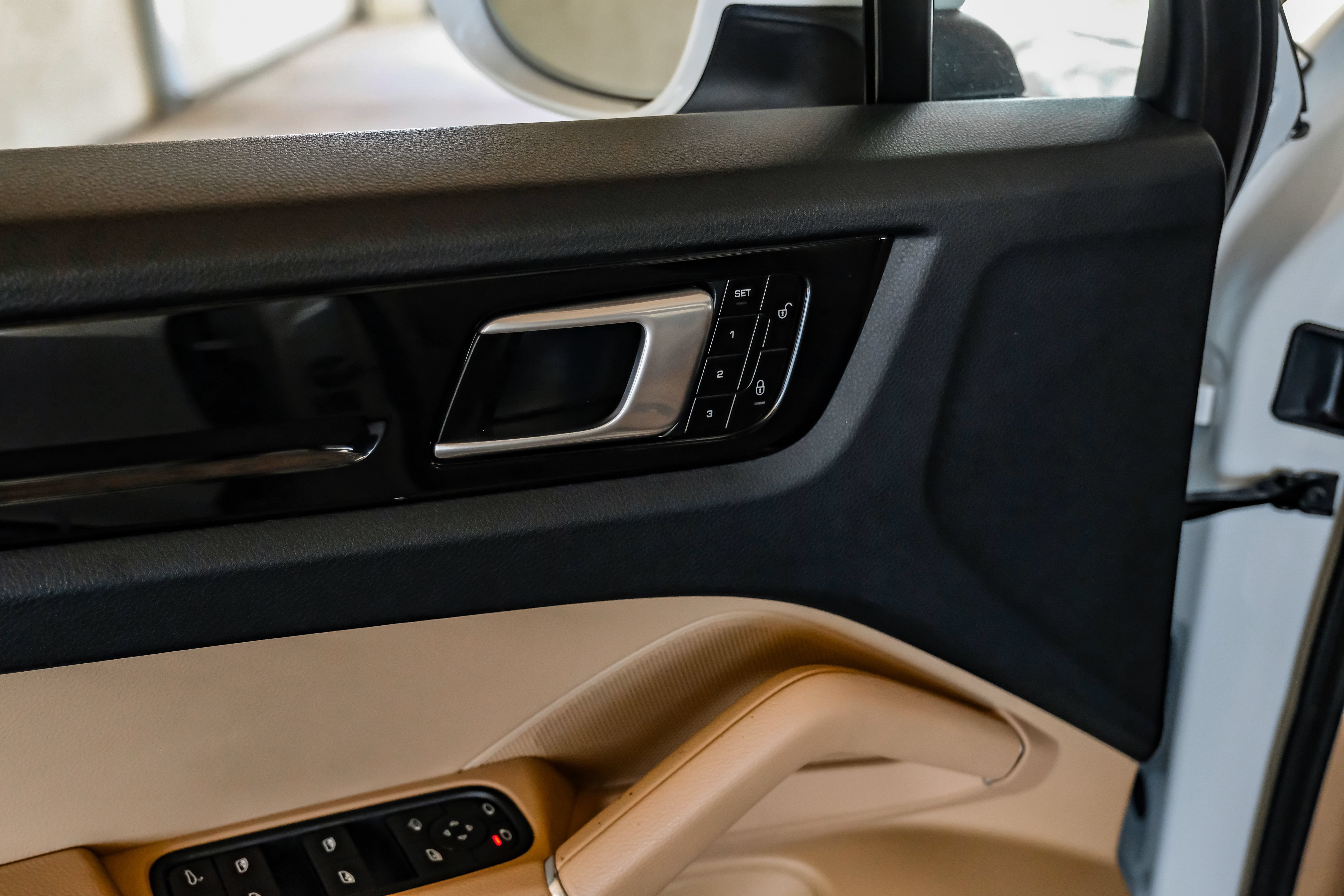 Used 2019 Porsche Cayenne AWD/4WD image 47
