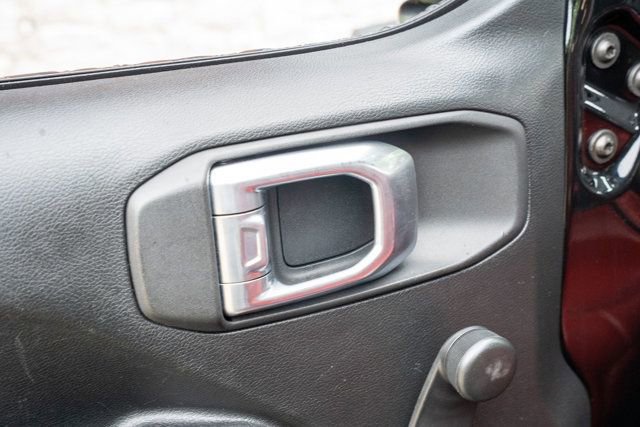 Used 2021 Jeep Wrangler Sport AWD/4WD image 39