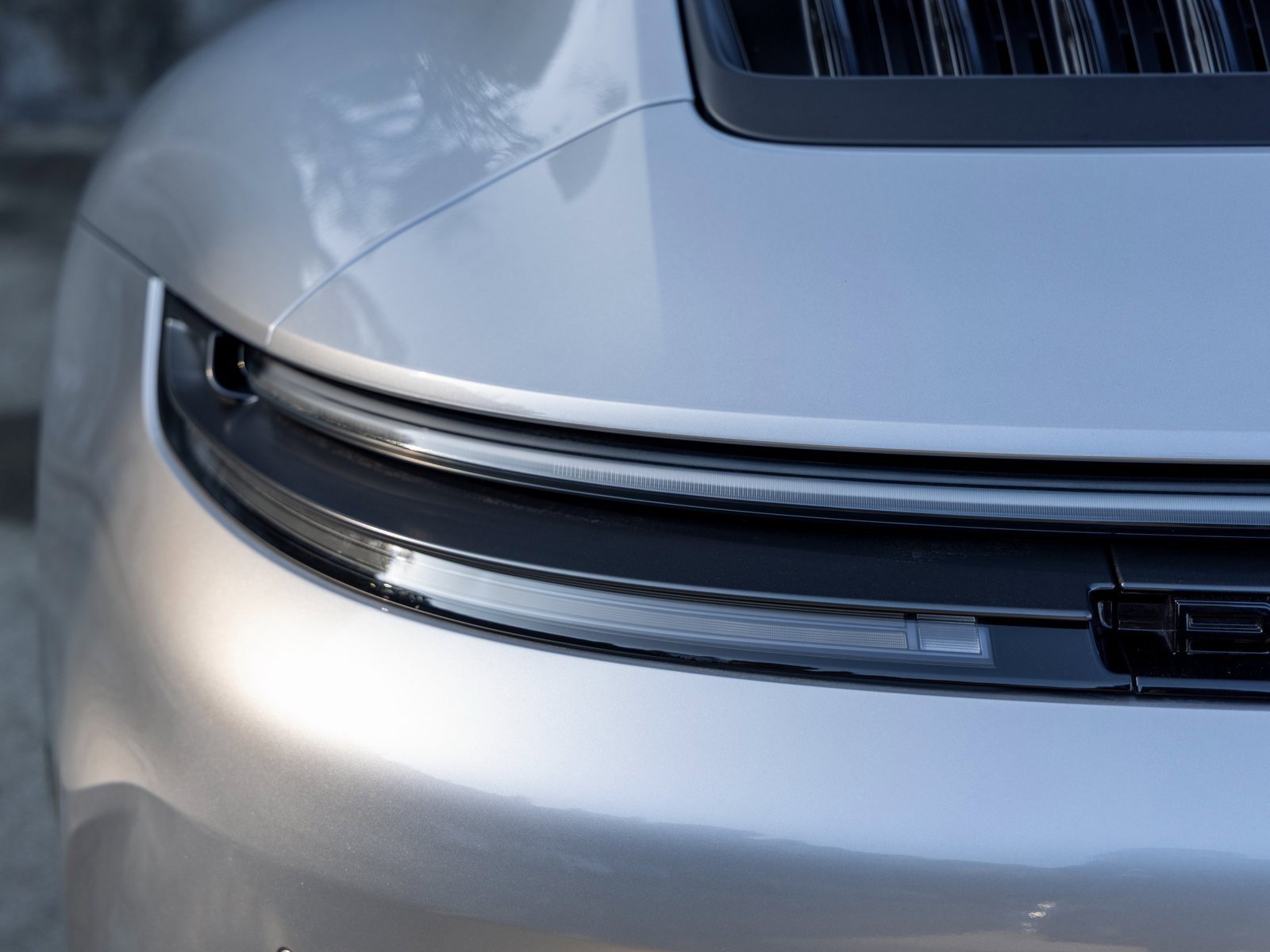 Certified 2025 Porsche 911 Carrera image 18