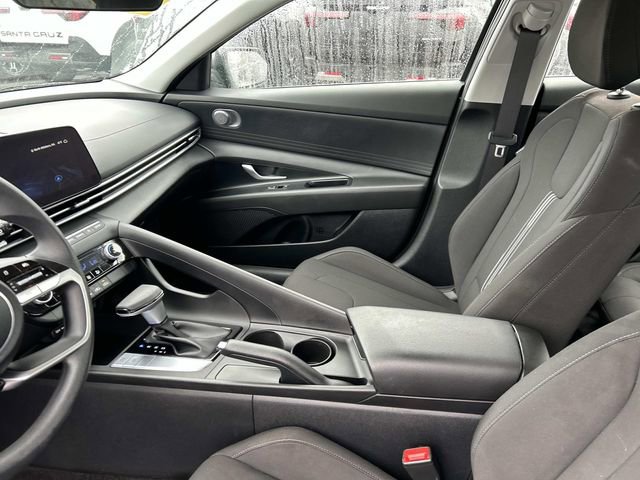 Certified 2024 Hyundai Elantra SEL image 17