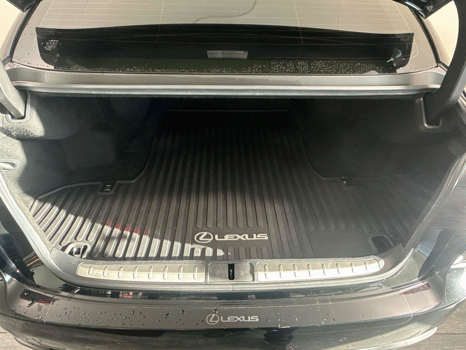 Used 2018 Lexus LS 500 w/ Accessory Package (Z2) RWD image 26
