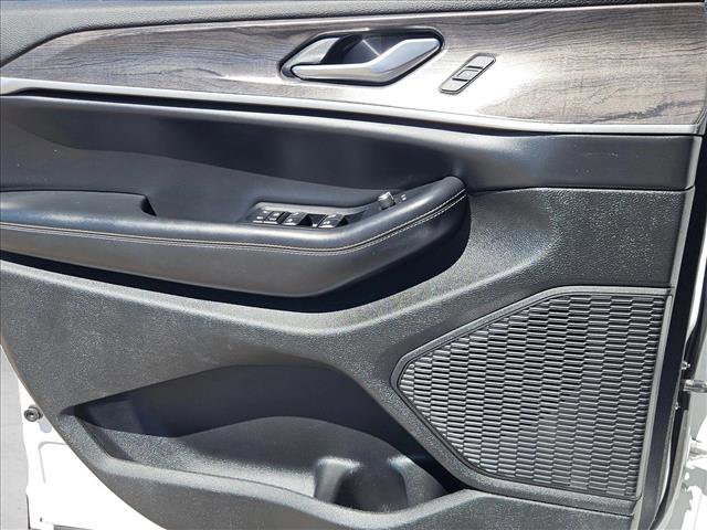 Used 2023 Jeep Grand Cherokee Limited image 10