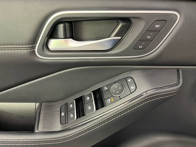 Used 2023 Nissan Rogue Platinum w/ Platinum Premium Package FWD image 32
