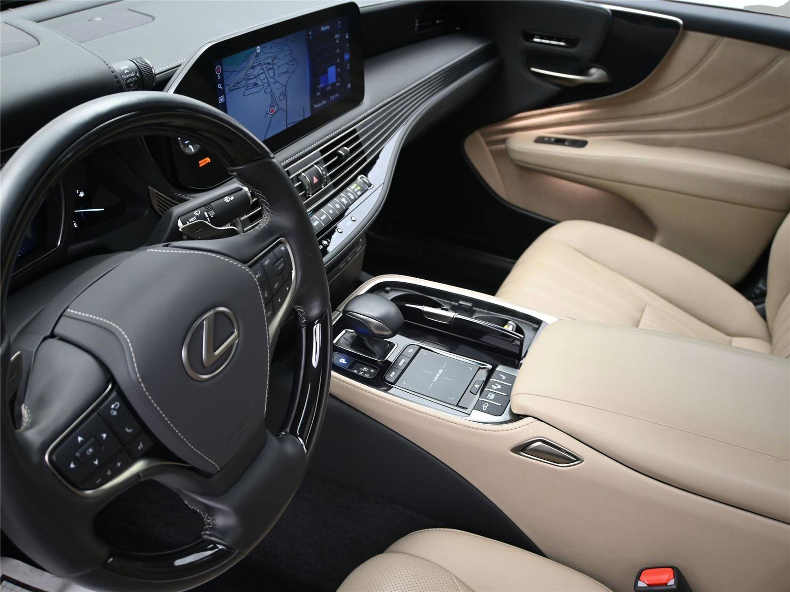 Used 2022 Lexus LS 500 image 2