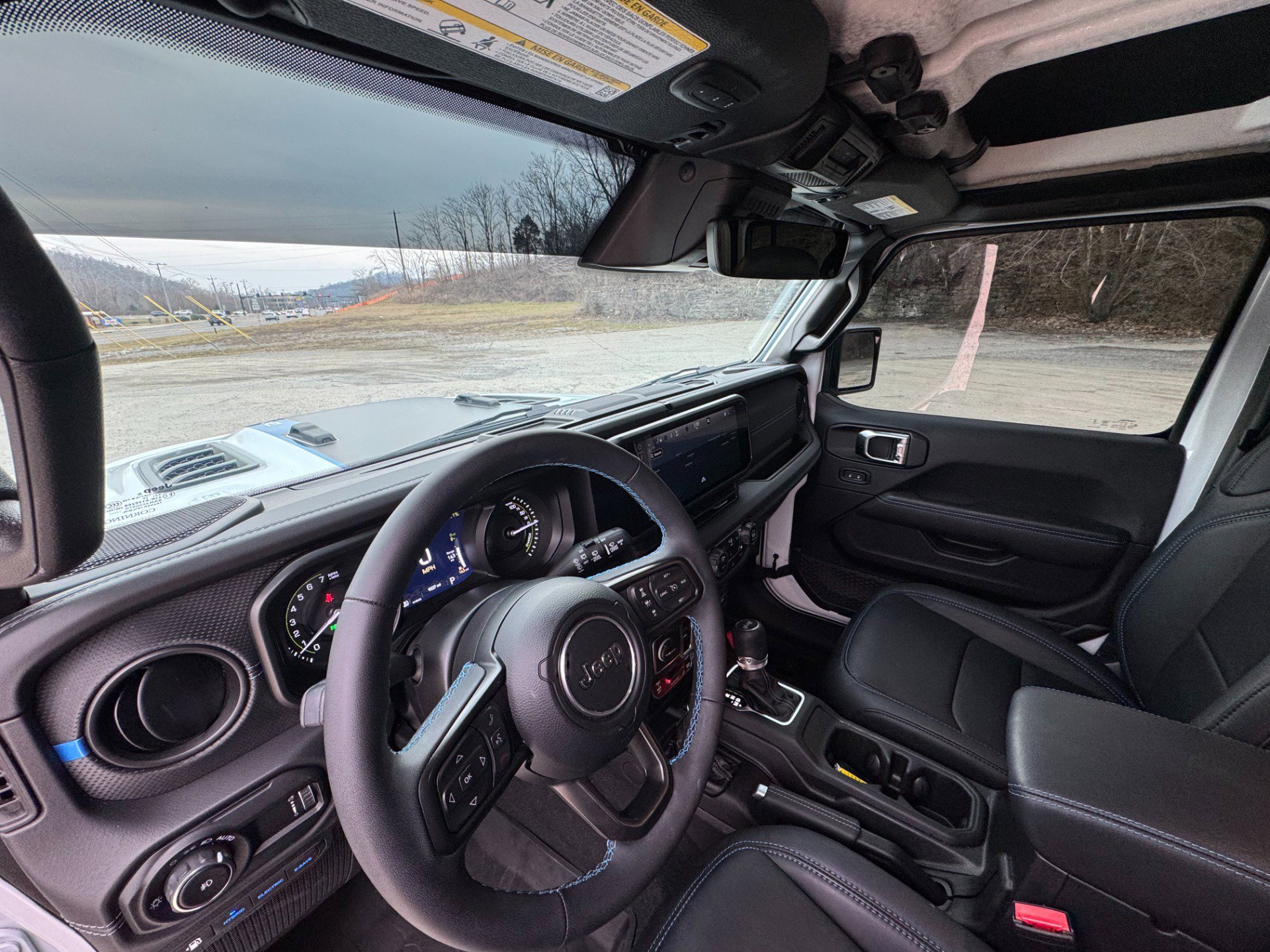 Used 2025 Jeep Wrangler Unlimited Rubicon 4xe image 12