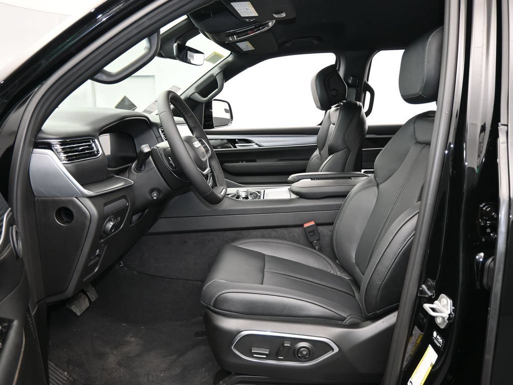 New 2026 Jeep Grand Wagoneer Limited AWD/4WD image 11