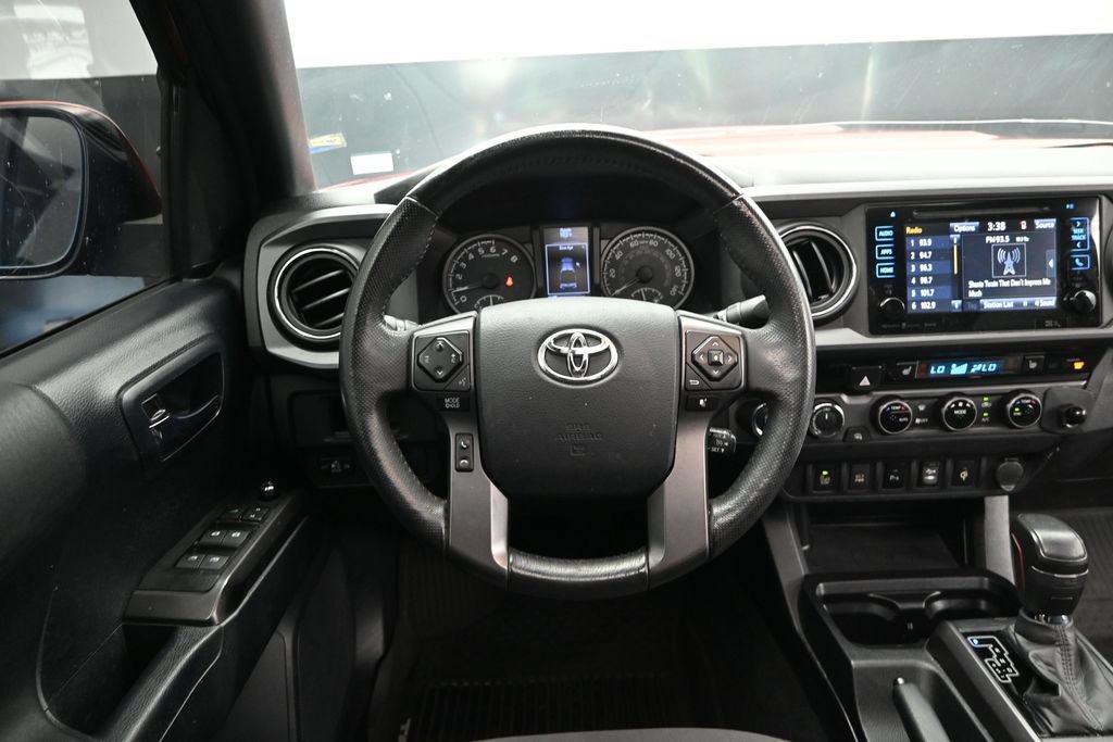 Used 2017 Toyota Tacoma TRD Sport w/ Premium & Technology Package AWD/4WD image 31