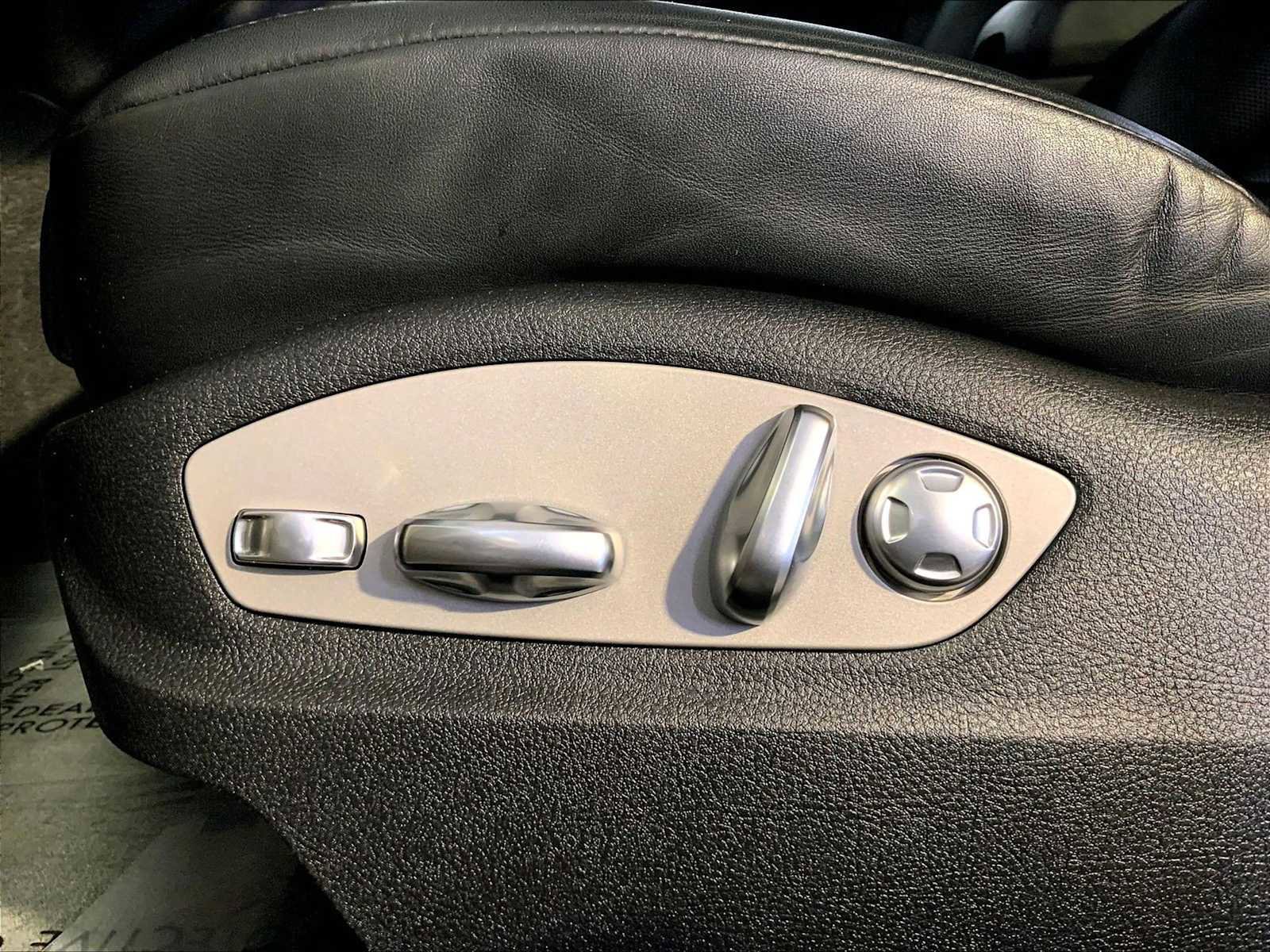 Certified 2023 Porsche Macan Turbo image 38