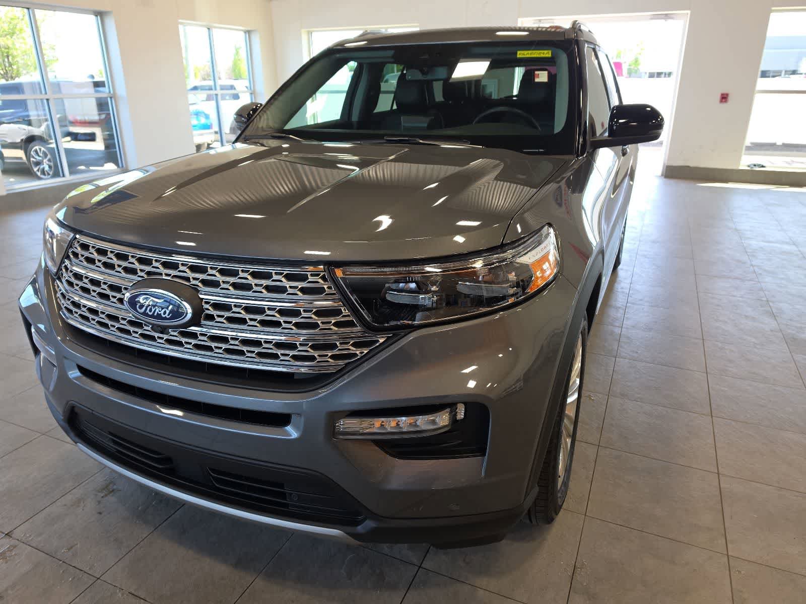 Used 2024 Ford Explorer Limited w/ Limited Technology Package AWD/4WD image 2