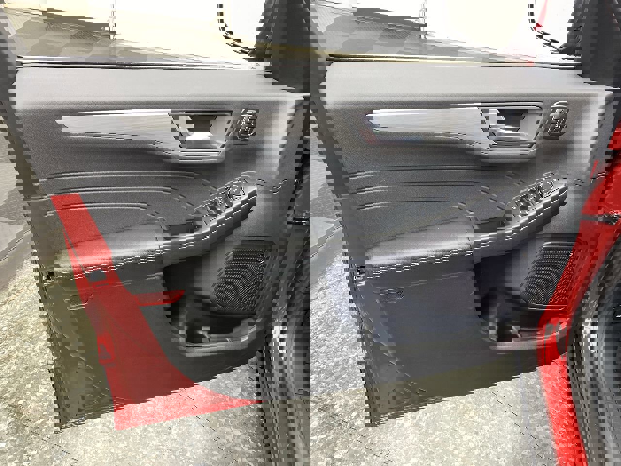 New 2024 Ford Escape SE w/ PHEV Premium Package image 7