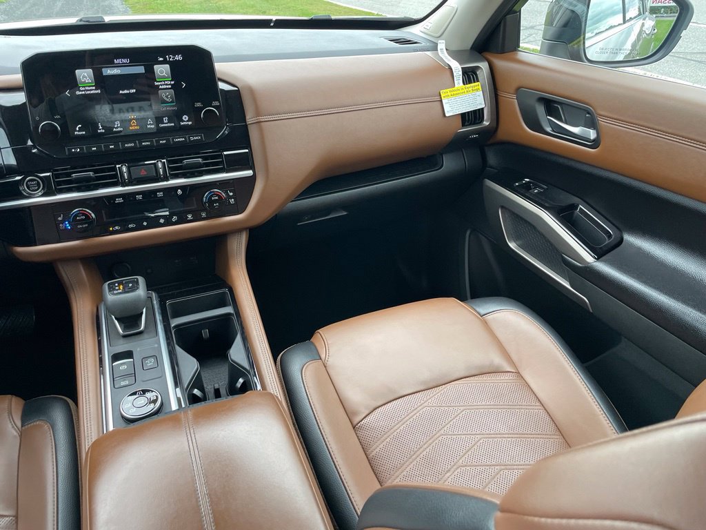 Certified 2024 Nissan Pathfinder Platinum AWD/4WD image 12