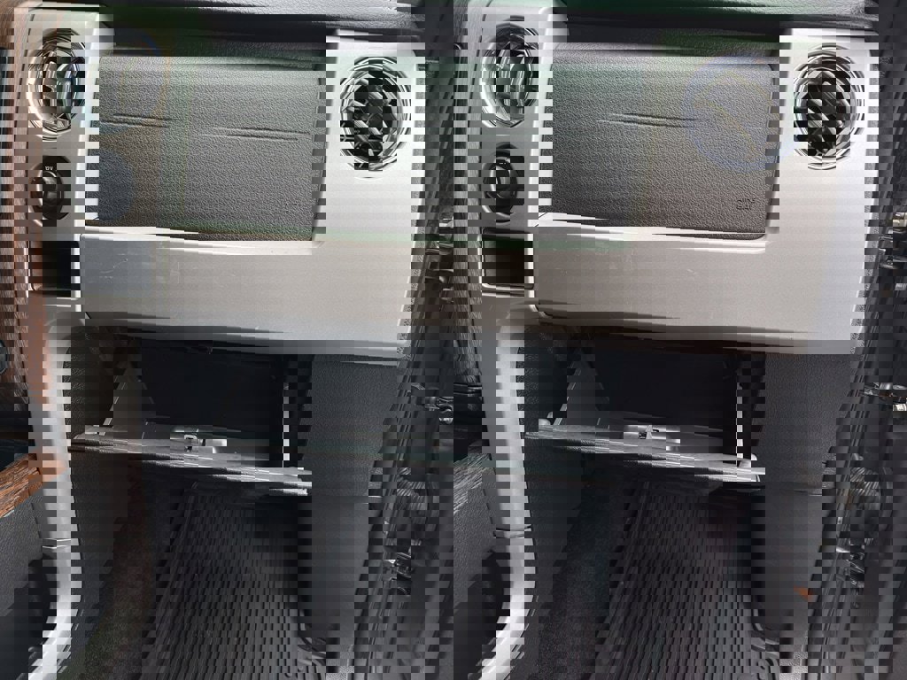 Used 2013 Ford F150 Lariat w/ Mid Equipment Group image 31