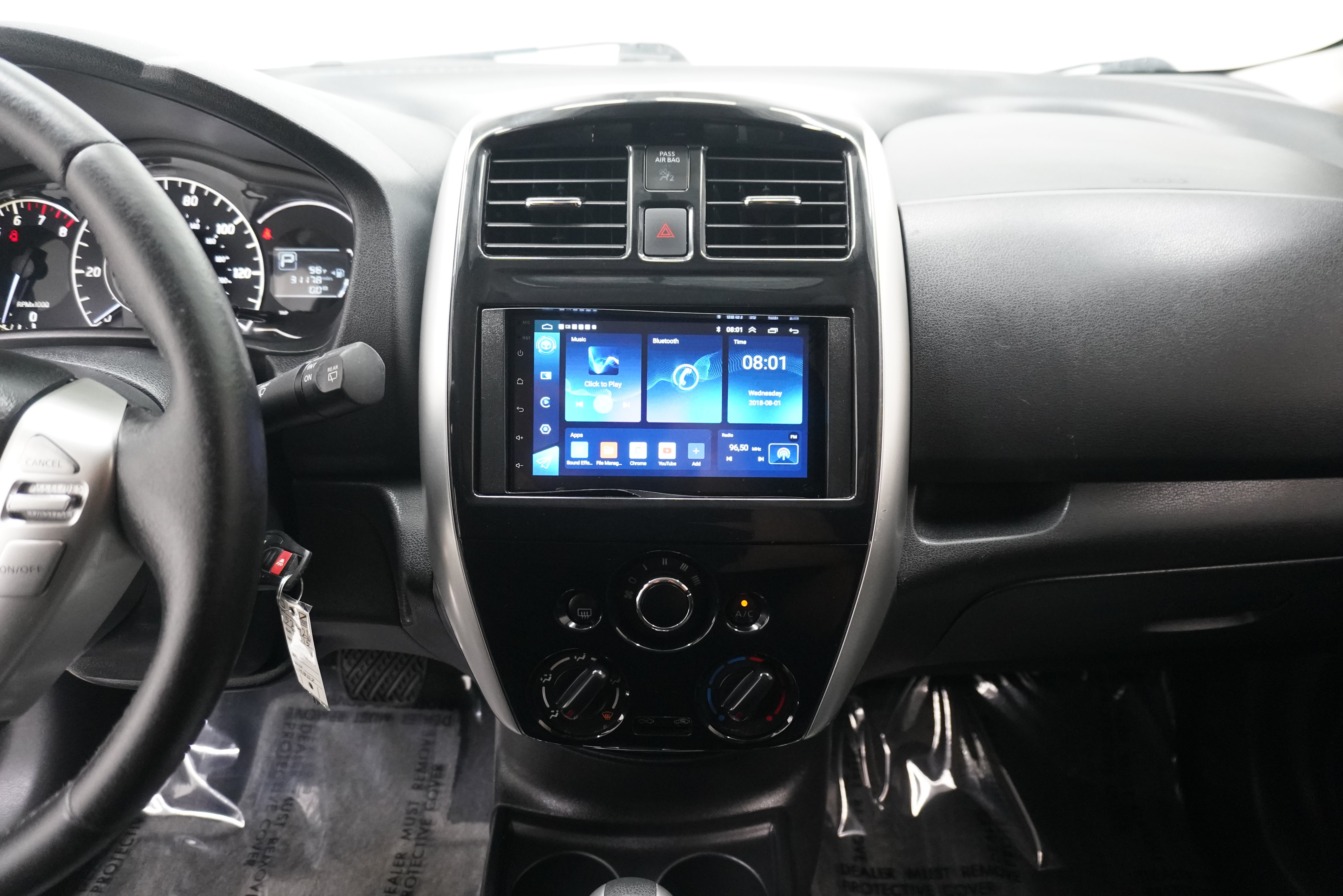 Used 2015 Nissan Versa Note SV FWD image 17